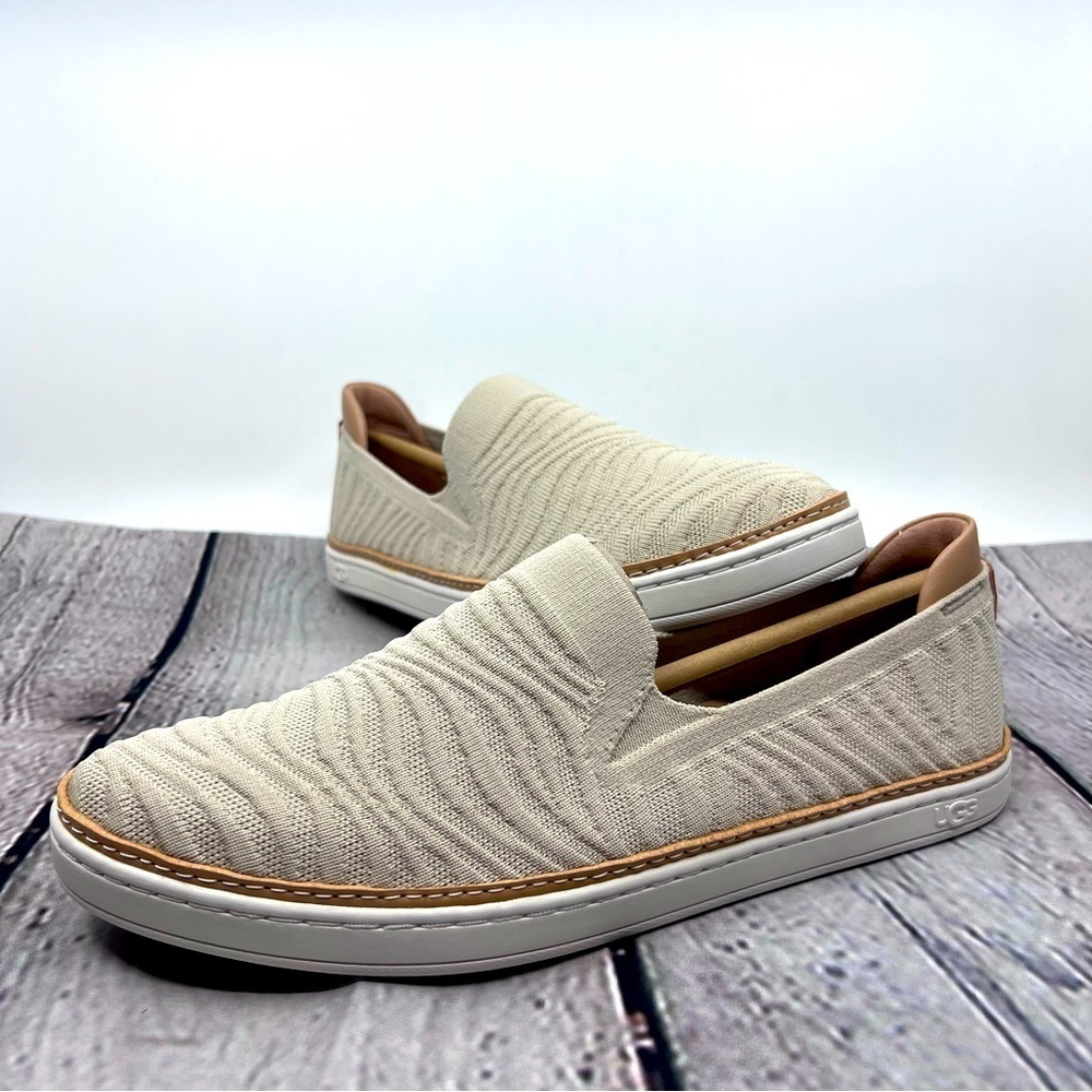 ✨UGG Sammy Wavy in Sea Salt Knit, size 9.